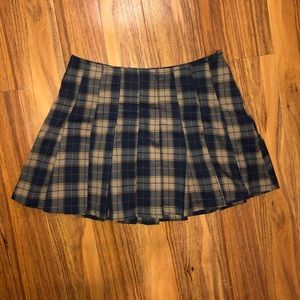 pleated plaid mini skirt